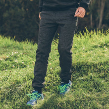 Load image into Gallery viewer, The Men's Apres Sweatpant in Salt and Pepper Fleece