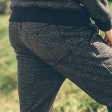 Load image into Gallery viewer, The Men's Apres Sweatpant in Salt and Pepper Fleece