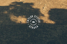 Load image into Gallery viewer, The Women's Apres Crewneck in Salt and Pepper Fleece