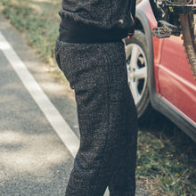 Load image into Gallery viewer, The Women's Apres Sweatpant in Salt and Pepper Fleece
